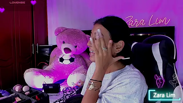 ZaraLim online show from September 2025 07:48:01 PM