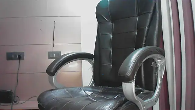 Snapshot of collage_hoty chatting on November 2025 09:04:01 PM collage hoty online show from November 2025 09:04:01 PM