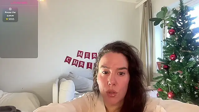 MilkyHoneyLullabies online show from December 2025 10:43:01 AM