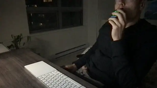 Snapshot of Gingerbushguy chatting on December 2024 07:03:01 AM Gingerbushguy online show from December 2024 07:03:01 AM