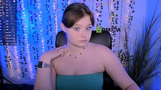 nikole kitt online show from September 2025 07:15:02 PM