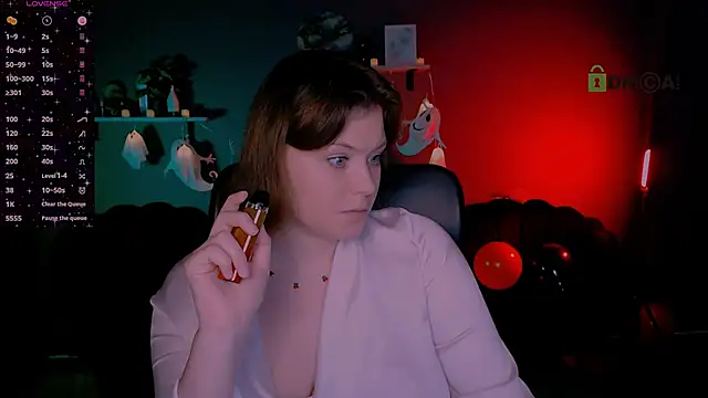 nikole kitt online show from October 2025 08:04:02 PM