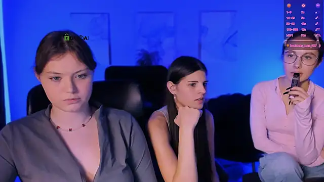 nikole kitt online show from November 2025 09:25:02 PM