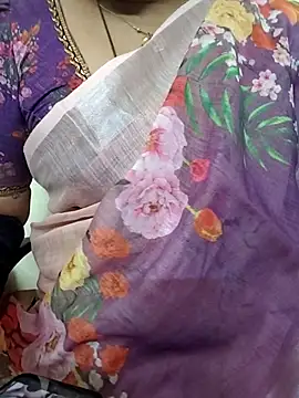 Snapshot of gaurika18 chatting on November 2025 05:10:02 AM gaurika18 online show from November 2025 05:10:02 AM