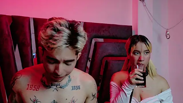 Snapshot of AliceandMax chatting on March 2025 05:50:02 PM AliceandMax online show from March 2025 05:50:02 PM