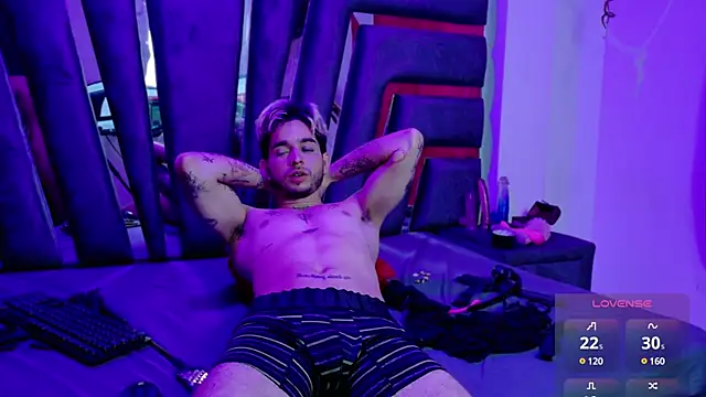 Snapshot of AliceandMax chatting on March 2025 05:15:02 PM AliceandMax online show from March 2025 05:15:02 PM