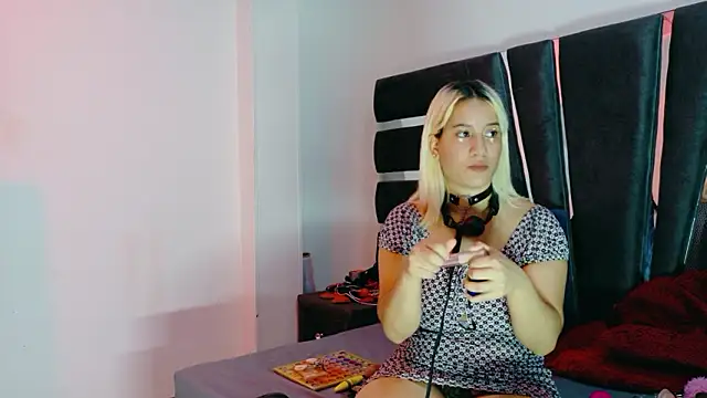 AliceandMax online show from March 2026 01:50:02 PM