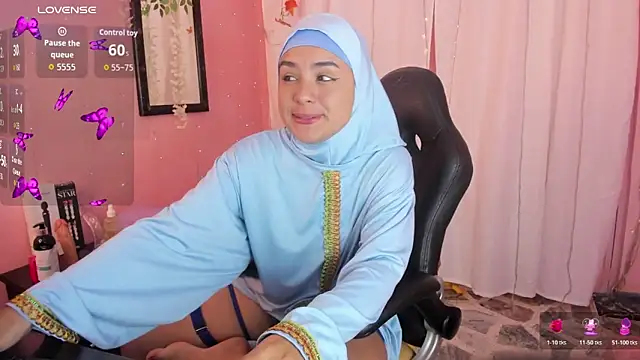 Snapshot of AliaAsad chatting on November 2025 12:26:01 PM AliaAsad online show from November 2025 12:26:01 PM