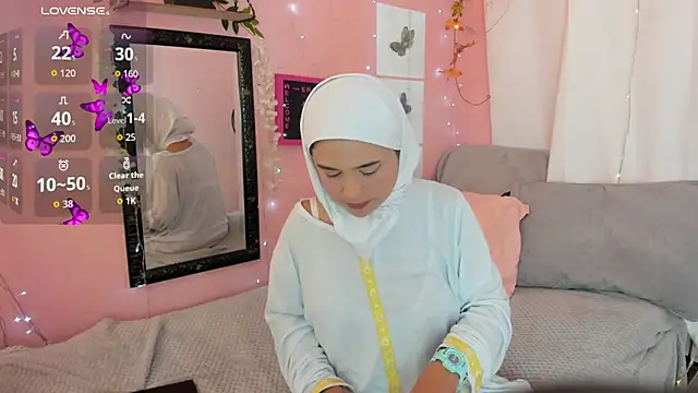 Snapshot of AliaAsad chatting on November 2025 12:37:01 PM AliaAsad online show from November 2025 12:37:01 PM