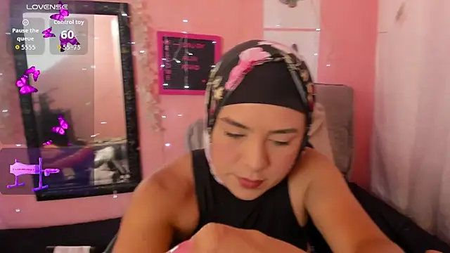 Snapshot of AliaAsad chatting on December 2025 12:25:02 PM AliaAsad online show from December 2025 12:25:02 PM