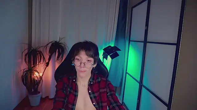 Snapshot of TommieH chatting on January 2025 08:50:01 AM TommieH online show from January 2025 08:50:01 AM