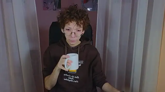 Snapshot of TommieH chatting on February 2025 05:35:01 AM TommieH online show from February 2025 05:35:01 AM