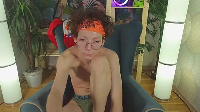 Snapshot of TommieH chatting on March 2025 08:44:01 AM TommieH online show from March 2025 08:44:01 AM