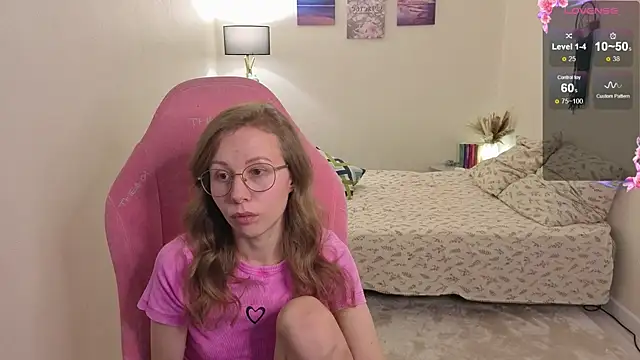 Lill Mary online show from November 2025 04:07:01 AM