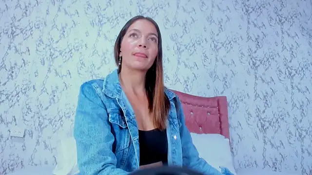 Mia Malkovaa  online show from February 2026 05:36:01 PM