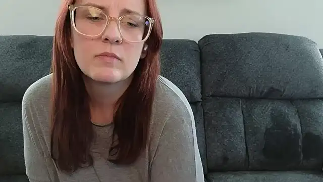 TheBustyHouseWife online show from March 2026 03:28:02 PM