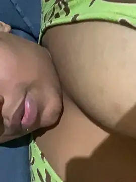 Snapshot of vic_pretynhaa chatting on January 2025 01:32:02 PM vic pretynhaa online show from January 2025 01:32:02 PM