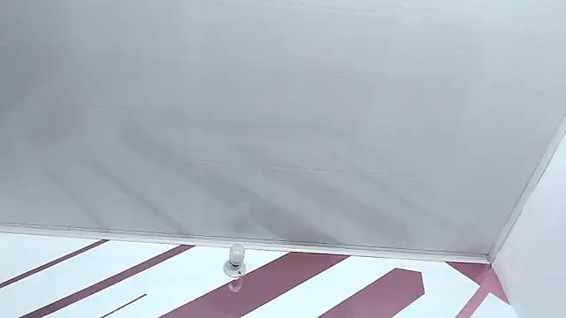 Kitten Hot  online show from November 2025 02:31:02 AM