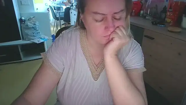 Snapshot of Meliss_Official9 chatting on November 2025 10:58:02 AM Meliss Official9 online show from November 2025 10:58:02 AM