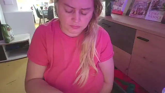 Snapshot of Meliss_Official9 chatting on November 2025 12:11:02 PM Meliss Official9 online show from November 2025 12:11:02 PM