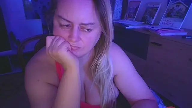 Snapshot of Meliss_Official9 chatting on November 2025 06:30:01 PM Meliss Official9 online show from November 2025 06:30:01 PM