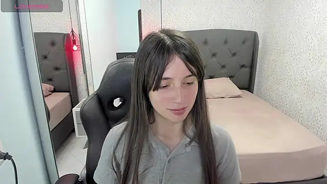 MAGNOLEROY online show from November 2025 12:28:02 PM