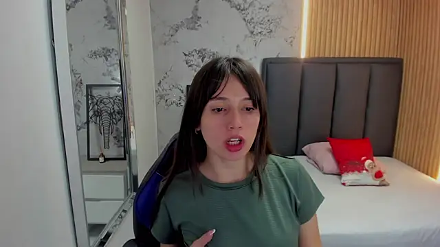 Snapshot of MAGNOLEROY chatting on December 2025 12:54:01 PM MAGNOLEROY online show from December 2025 12:54:01 PM