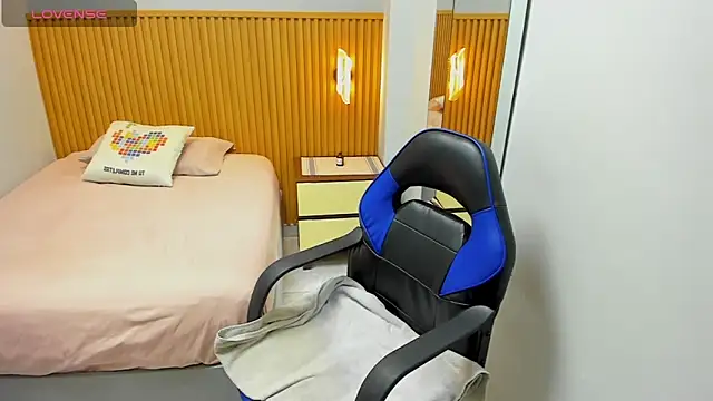 Snapshot of MAGNOLEROY chatting on February 2026 01:59:01 PM MAGNOLEROY online show from February 2026 01:59:01 PM