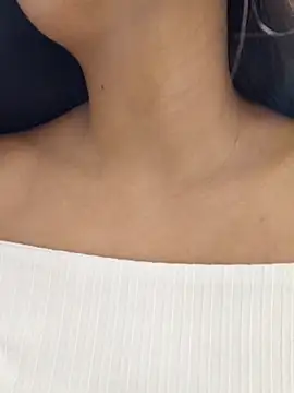 Snapshot of Catalehia_Milk chatting on November 2025 07:15:01 PM Catalehia Milk online show from November 2025 07:15:01 PM