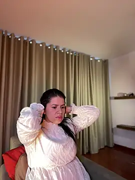 Snapshot of Alice_Biel chatting on July 2026 03:21:02 PM Alice Biel online show from July 2026 03:21:02 PM