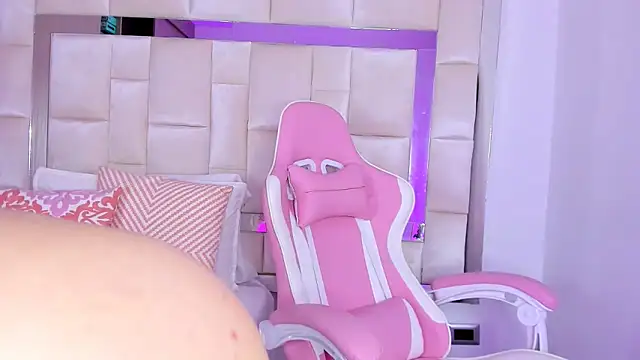 Snapshot of isabella_gomez11 chatting on January 2025 08:36:01 PM isabella gomez11 online show from January 2025 08:36:01 PM