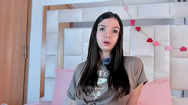 Snapshot of isabella_gomez11 chatting on March 2026 11:33:01 PM isabella gomez11 online show from March 2026 11:33:01 PM