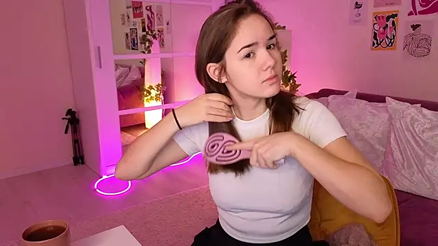 Snapshot of LindaRobertz chatting on March 2025 06:04:02 AM LindaRobertz online show from March 2025 06:04:02 AM