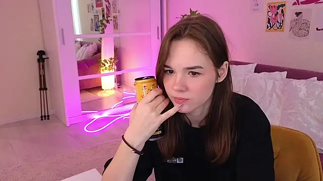 Snapshot of LindaRobertz chatting on March 2025 09:12:02 AM LindaRobertz online show from March 2025 09:12:02 AM