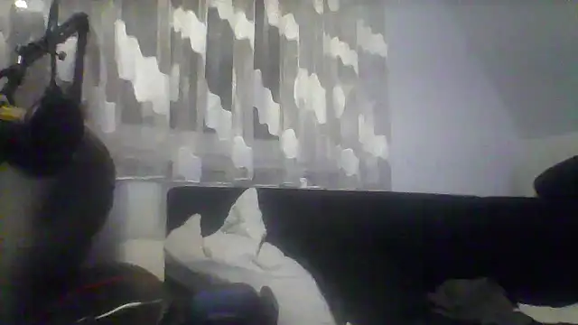 Snapshot of NewyorkDimi chatting on January 2025 03:04:02 AM NewyorkDimi online show from January 2025 03:04:02 AM