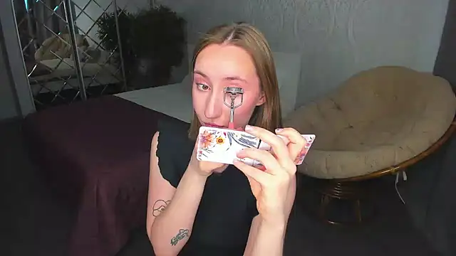 Snapshot of MelodyOfLovee chatting on December 2024 05:16:02 AM MelodyOfLovee online show from December 2024 05:16:02 AM