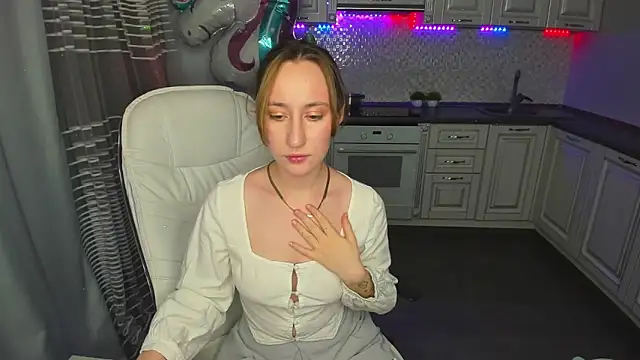 Snapshot of MelodyOfLovee chatting on February 2025 03:37:02 AM MelodyOfLovee online show from February 2025 03:37:02 AM