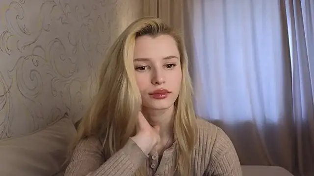 Snapshot of elsa_limerence chatting on February 2026 06:13:01 AM elsa limerence online show from February 2026 06:13:01 AM