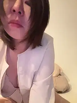 Snapshot of Yukimi- chatting on December 2024 09:34:01 PM Yukimi- online show from December 2024 09:34:01 PM