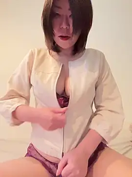Snapshot of Yukimi- chatting on December 2024 09:50:01 PM Yukimi- online show from December 2024 09:50:01 PM