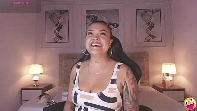 Snapshot of lyn_adamns chatting on February 2025 10:03:01 PM lyn adamns online show from February 2025 10:03:01 PM