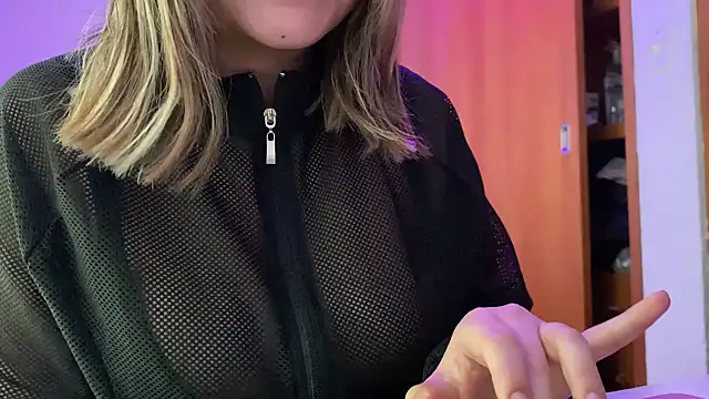 hannahcdmx online show from September 2025 05:57:02 PM