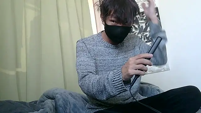 Snapshot of UKI06 chatting on December 2024 04:33:02 AM UKI06 online show from December 2024 04:33:02 AM