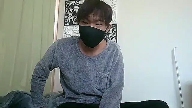 Snapshot of UKI06 chatting on February 2025 04:37:01 AM UKI06 online show from February 2025 04:37:01 AM