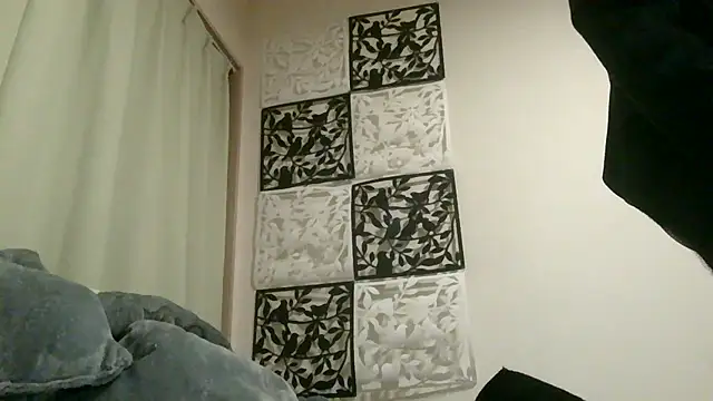 Snapshot of UKI06 chatting on March 2025 01:35:02 PM UKI06 online show from March 2025 01:35:02 PM