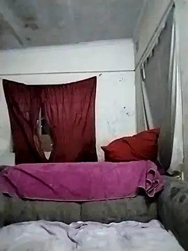 Snapshot of Polygamist chatting on September 2025 12:33:01 AM Polygamist online show from September 2025 12:33:01 AM