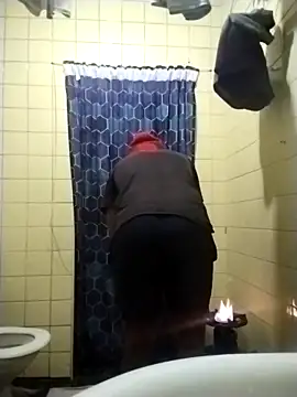 Snapshot of Polygamist chatting on October 2025 05:22:02 PM Polygamist online show from October 2025 05:22:02 PM