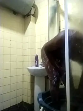 Snapshot of Polygamist chatting on November 2025 05:39:02 AM Polygamist online show from November 2025 05:39:02 AM