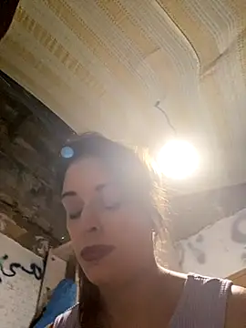 Yasmine47 online show from October 2025 09:33:01 PM