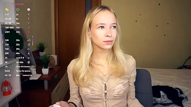 LynetBurby online show from October 2025 03:35:02 PM